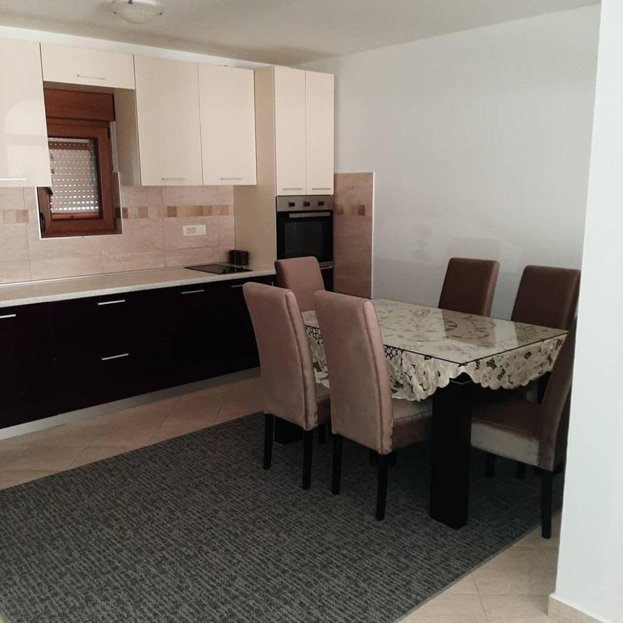 Apartmani Mia Vuksanovic Цетине Екстериор снимка
