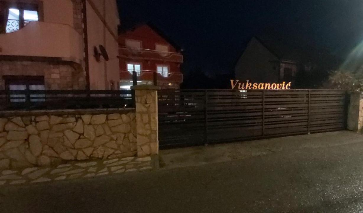 Apartmani Mia Vuksanovic Цетине Екстериор снимка