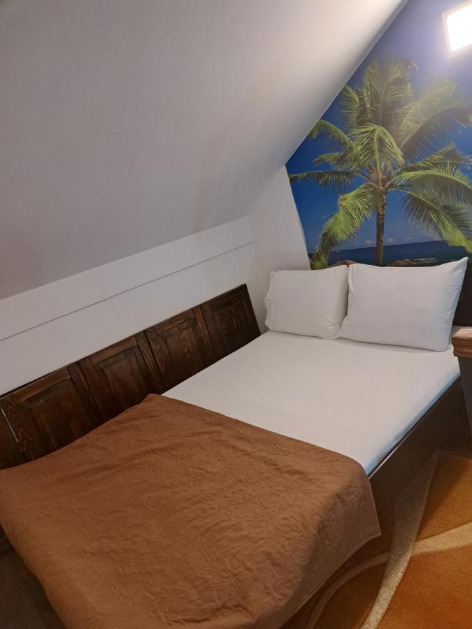 Apartmani Mia Vuksanovic Цетине Екстериор снимка
