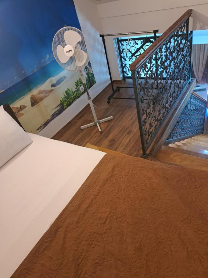 Apartmani Mia Vuksanovic Цетине Екстериор снимка