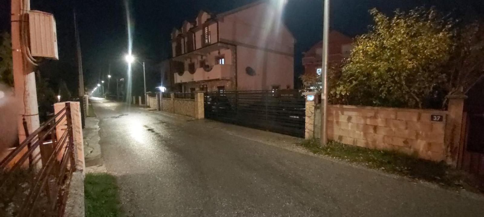 Apartmani Mia Vuksanovic Цетине Стая снимка