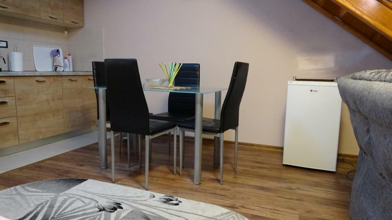 Apartmani Mia Vuksanovic Цетине Екстериор снимка