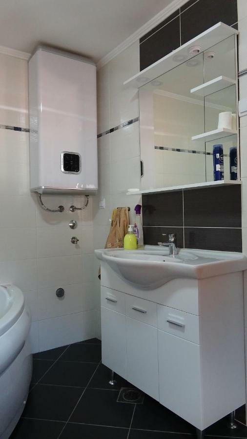 Apartmani Mia Vuksanovic Цетине Екстериор снимка