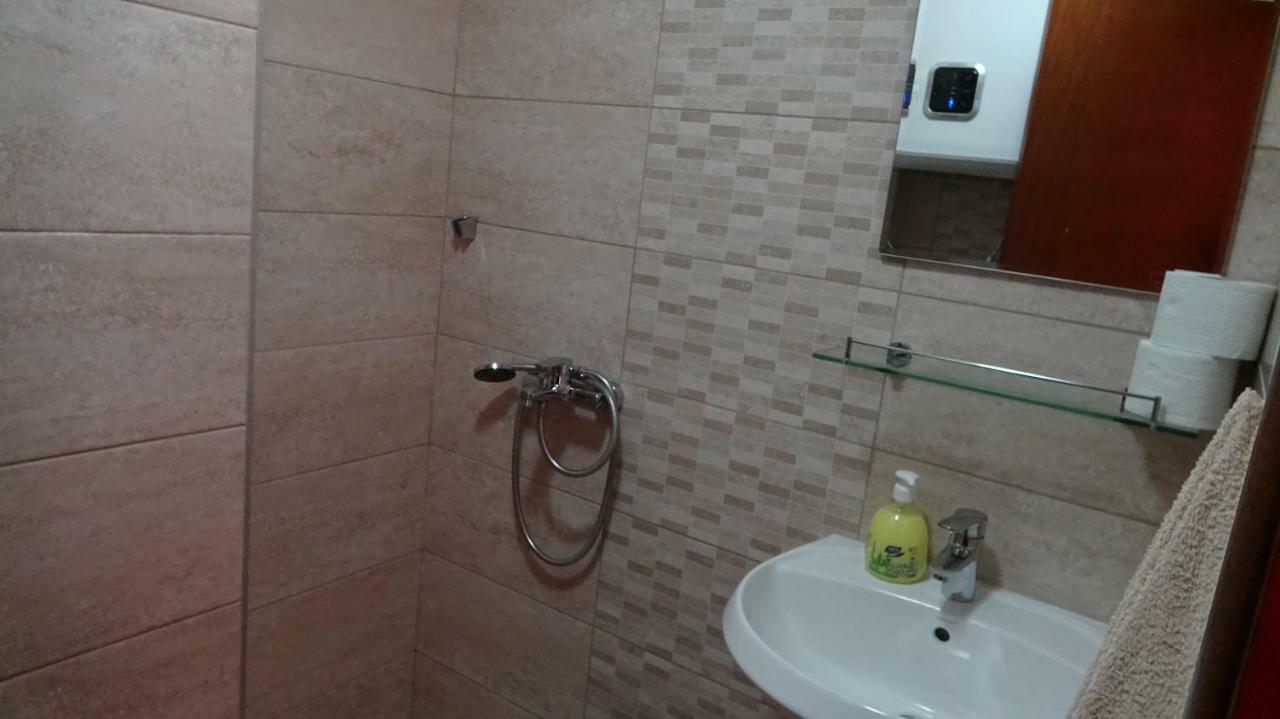 Apartmani Mia Vuksanovic Цетине Екстериор снимка