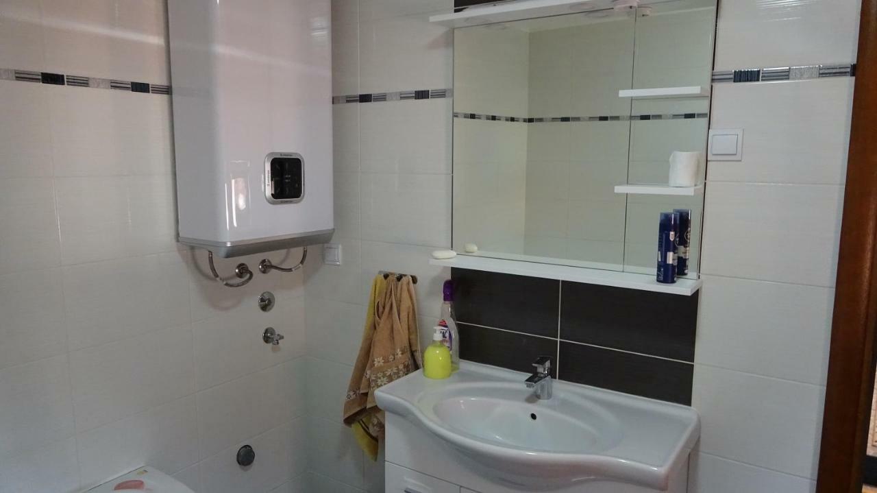 Apartmani Mia Vuksanovic Цетине Екстериор снимка